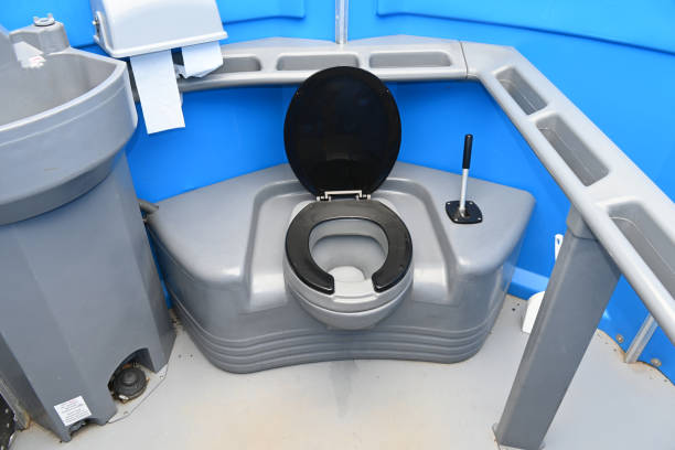 Best Porta potty rental near me  in Louise, TX